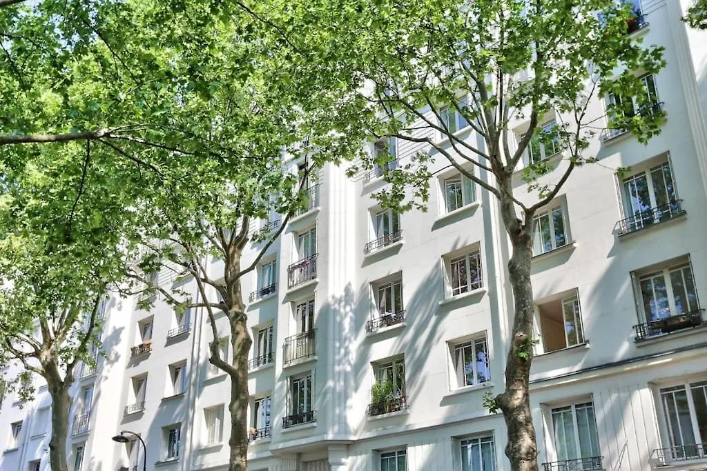 Appartement Chic Buttes Chaumont Paris 0*,  France