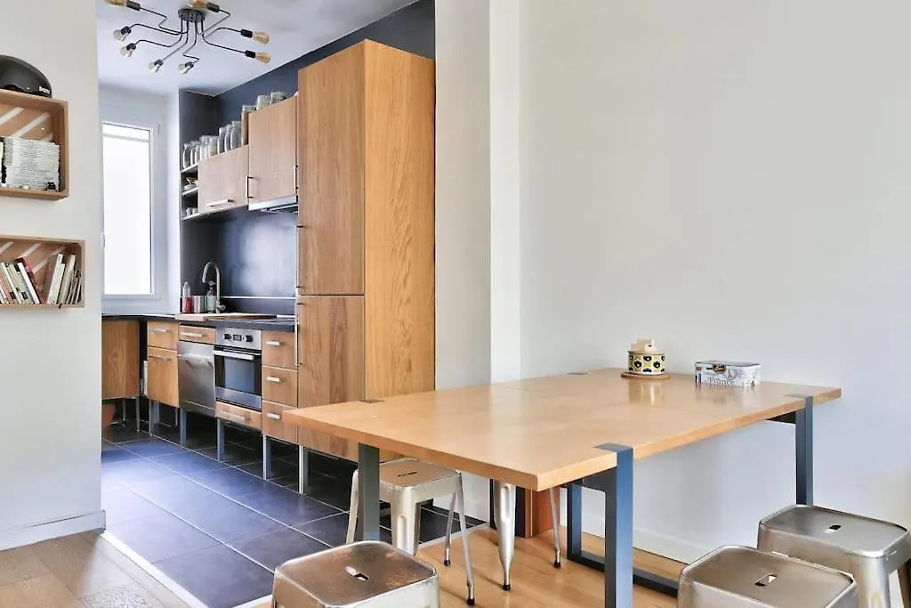 Appartement Chic Buttes Chaumont Paris